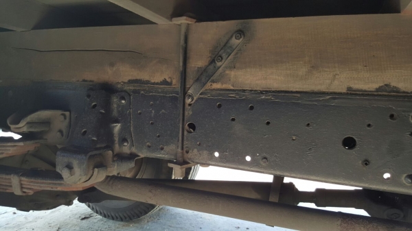 รถอีซูซู 6 ล้อรั้ว NKR 130 แรงม้า. ปี 47   สนใจติดต่อ  081 - 6079515