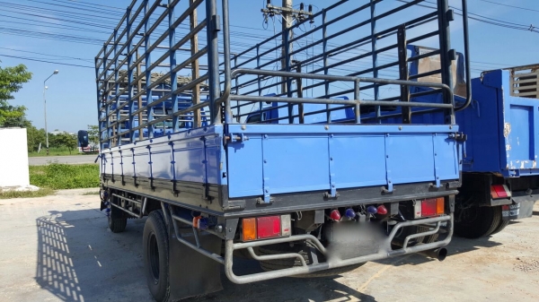 รถอีซูซู 6 ล้อรั้ว NKR 130 แรงม้า. ปี 47   สนใจติดต่อ  081 - 6079515