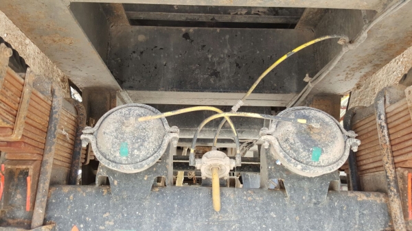 รถอีซูซู 6 ล้อรั้ว NKR 130 แรงม้า. ปี 47   สนใจติดต่อ  081 - 6079515