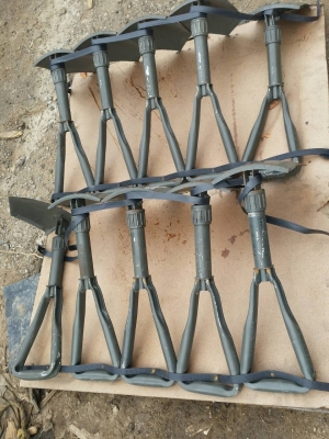 ขาย พลั้วสนาม เหล็กอย่างดี พับเก็บได้ พกพาสะดวก เป็นได้ทั้ง พลั้ว และจอบ ของใหม่ นำเข้า ขาย พลั้วสนาม เหล็กอย่างดี พับเก็บได้ พกพาสะดวก เป็นได้ทั้ง พลั้ว และจอบ ของใหม่ นำเข้า