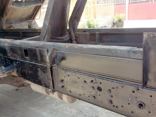 ขายรถบรรทุกหกล้อดั้มอีซูซูร็อคกี้ FRR11LA รถประกอบ เครื่อง 175 แรงม้า