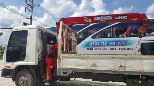 รถอิซูซุ 6 ล้อ ติดเครน FRR 200 แรงม้า  ปี 54.    สนใจติดต่อ  081 - 6079515