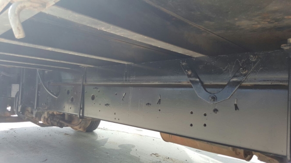 รถอิซูซุ 6 ล้อ ติดเครน FRR 200 แรงม้า  ปี 54.    สนใจติดต่อ  081 - 6079515