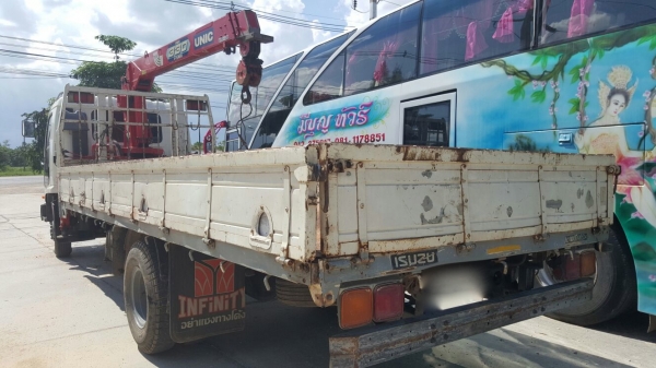 รถอิซูซุ 6 ล้อ ติดเครน FRR 200 แรงม้า  ปี 54.    สนใจติดต่อ  081 - 6079515