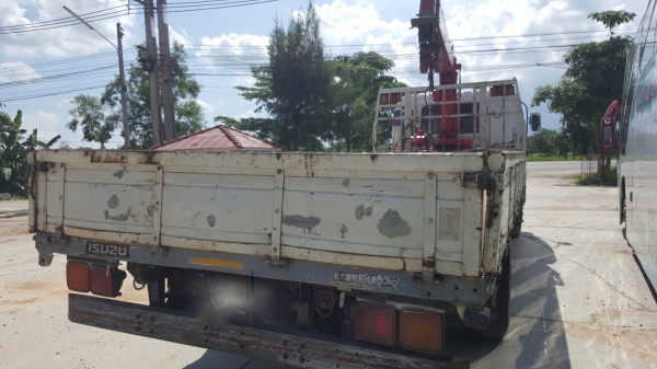 รถอิซูซุ 6 ล้อ ติดเครน FRR 200 แรงม้า  ปี 54.    สนใจติดต่อ  081 - 6079515