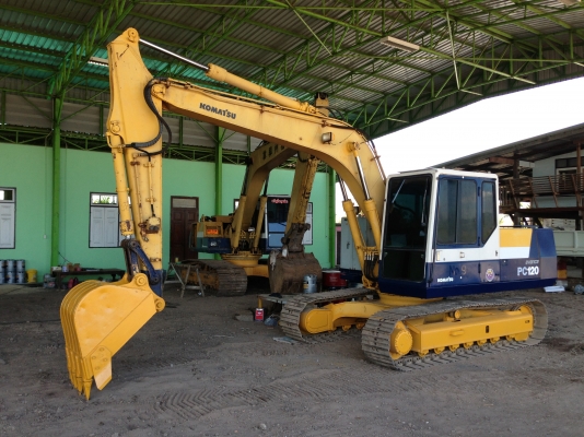 KOMATSU PC120-5 สภาพสวยมากๆ ใช้งานแค่ 4222 ชม.หากต้องการรูปเพิ่มเติมติดต่อได้ครับ สนใจติดต่อโดยตรง 081-4283210