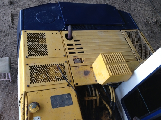 KOMATSU PC120-5 สภาพสวยมากๆ ใช้งานแค่ 4222 ชม.หากต้องการรูปเพิ่มเติมติดต่อได้ครับ สนใจติดต่อโดยตรง 081-4283210