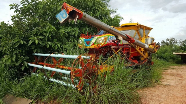 ขายรถเกี่ยวข้าว ไอ้หนุ่มเจ้าพลัง เครื่อง 6HE1 195 แรงม้า ราคามาคุยกันหน้างานครับ