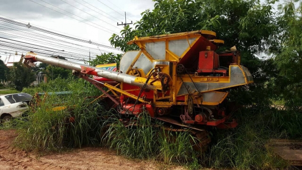 ขายรถเกี่ยวข้าว ไอ้หนุ่มเจ้าพลัง เครื่อง 6HE1 195 แรงม้า ราคามาคุยกันหน้างานครับ