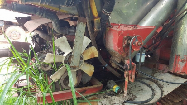 ขายรถเกี่ยวข้าว ไอ้หนุ่มเจ้าพลัง เครื่อง 6HE1 195 แรงม้า ราคามาคุยกันหน้างานครับ