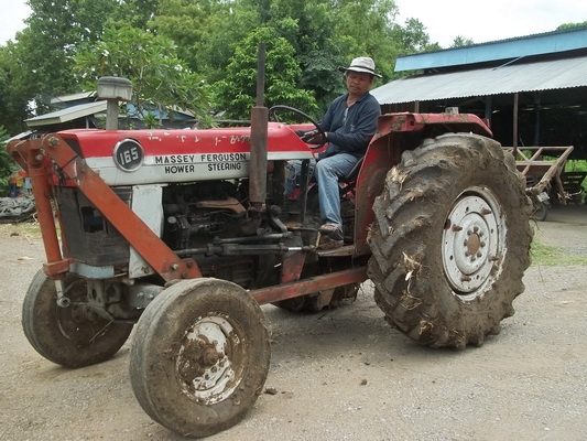 รถไถ แมสซี่ ด่วนนนนน สภาพสวย อยู่เพชรบูรณ์ 085 830 5253