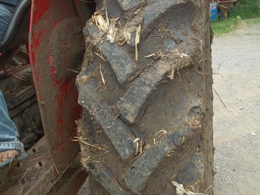 รถไถ แมสซี่ ด่วนนนนน สภาพสวย อยู่เพชรบูรณ์ 085 830 5253