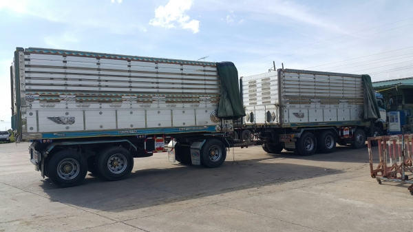 ขายรถพ่วง 24 ล้อ แม.ลูก กระบะเนียมคอกเกษตรดั้ม อู่.พิรุณ HINO 344 ปี.56 รถสวย ยางเต็ม วิ้งน้อย ราคา2900000 ต่อรอง ขายรถพ่วง 24 ล้อ แม.ลูก กระบะเนียมคอกเกษตรดั้ม อู่.พิรุณ HINO 344 ปี.56 รถสวย ยางเต็ม วิ้งน้อย ราคา2900000 ต่อรอง