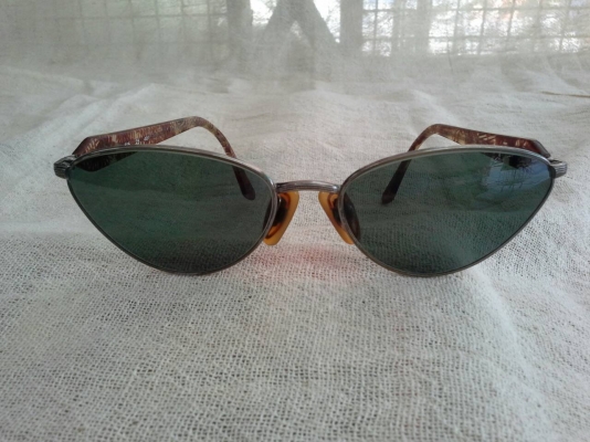 แว่นตาวินเทจแคทอายส์ LES LUNETTES ESSILOR/FRANCE