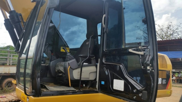 ขายรถแม็คโคร   รุ่น  320 GC