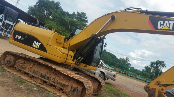 ขายรถแม็คโคร   รุ่น  320 GC