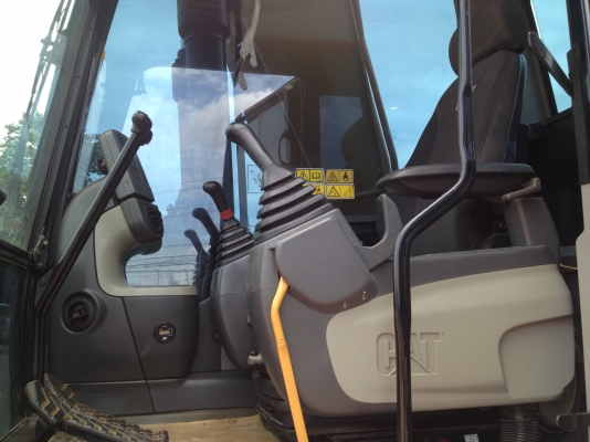 ขายรถแม็คโคร   รุ่น  320 GC