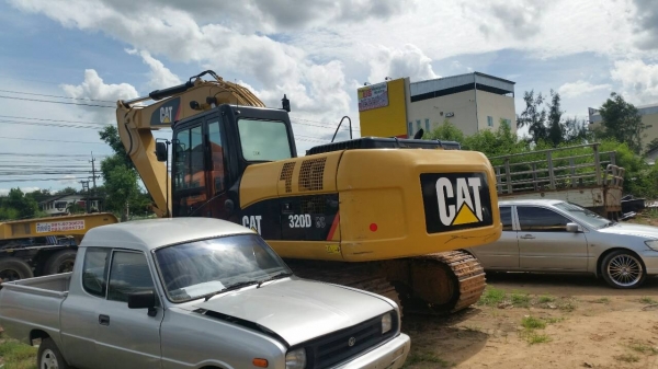 ขายรถแม็คโคร   รุ่น  320 GC