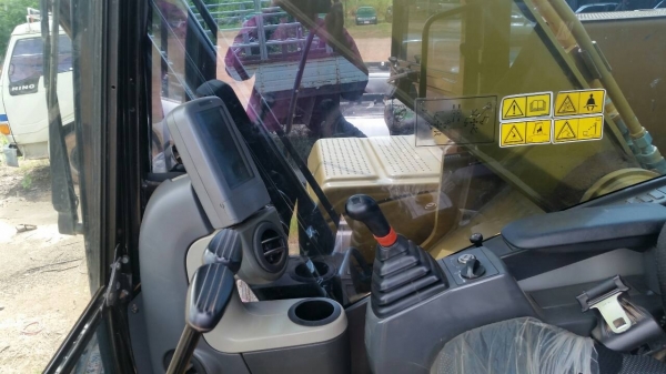 ขายรถแม็คโคร   รุ่น  320 GC