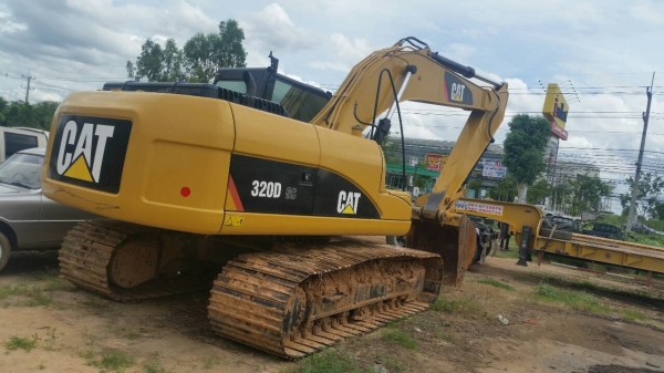 ขายรถแม็คโคร   รุ่น  320 GC