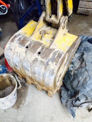 ขายแบคโฮ Yanmar PC50 สีเหลือง(เจ้าของขายเอง)