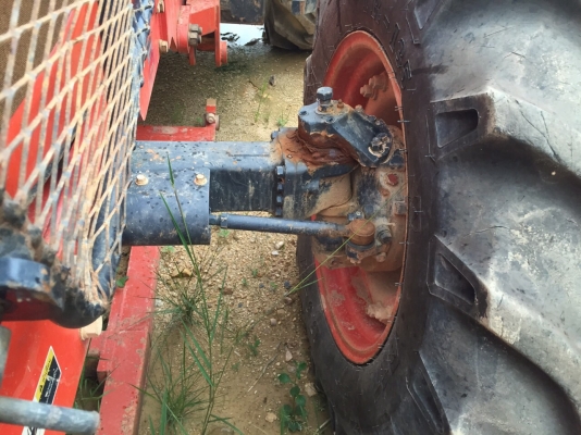 ขายรถไถ KUBOTA M105S เครื่อง 105แรงม้า 3449ชั่วโมง เล่มทะเบียน สนใจโทร 081-970-1072