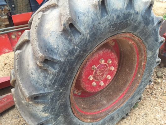 ขายรถไถ KUBOTA M105S เครื่อง 105แรงม้า 3449ชั่วโมง เล่มทะเบียน สนใจโทร 081-970-1072