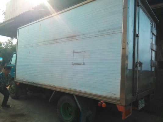 หกล้อ อีซูชุ NPR115 เกียร์สั่น บรรทุกตู้เย็น สภาพดีสวยจัดบางเดิมทั้งคัน ทะเบียนพร้อมโอน