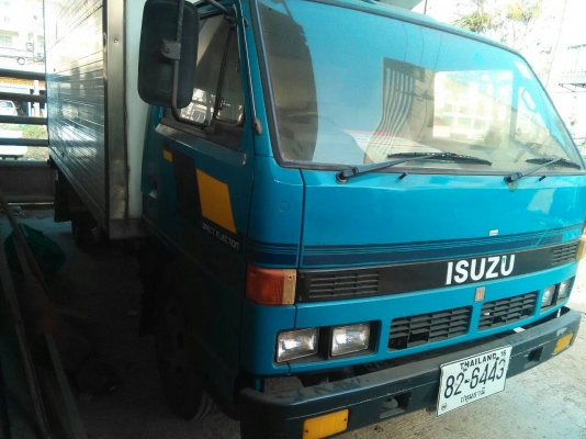 หกล้อ อีซูชุ NPR115 เกียร์สั่น บรรทุกตู้เย็น สภาพดีสวยจัดบางเดิมทั้งคัน ทะเบียนพร้อมโอน