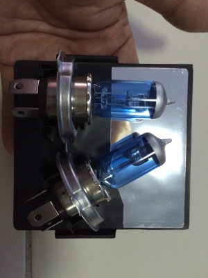 หลอดไฟ H4 BOSCH 3450K ของไม่ได้ใช้ ญี่ปุ่น