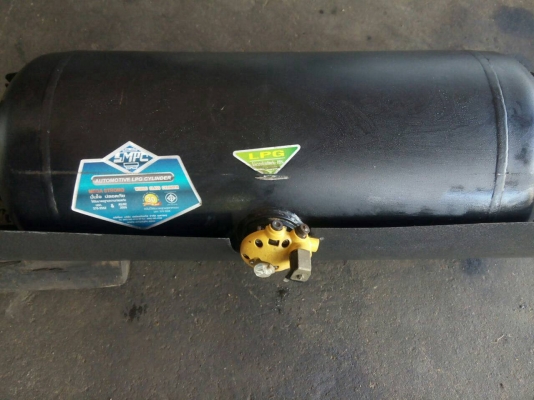 ชุดแก๊สหัวฉีด versus ถัง48 ลิตรสภาพสวย ชุดแก๊สหัวฉีด versus ถัง48 ลิตรสภาพสวย