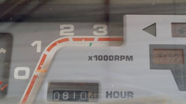 นำเข้าจากญี่ปุ่น รถเกี่ยวข้าวพร้อมนวดข้าวในตัว แบบนั่งขับ เก่าญี่ปุ่น KUBOTA  รุ่น SR30 สภาพสวย มีท่อส่งข้าว ปรับระดับแทรคยางได้