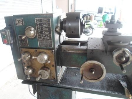 เครื่องกลึง 3 ฟุต เกียร์บล็อก พร้อมใช้ สภาพสวย ๆ 33,000