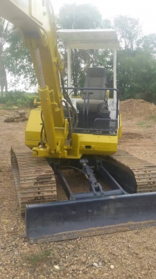 ขายKOMATSU PC40-6 พร้อมใช้ ติดต่อได้ คุณ อ๊อฟ พิจิตร 086-737-9991