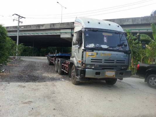 ขายหัวลากNISSANเครี่องPE6หางพื้นเรียบ2เพลาพร้อมใช้ ติดต่อได้ คุณ อ๊อฟ พิจิตร 086-737-9991