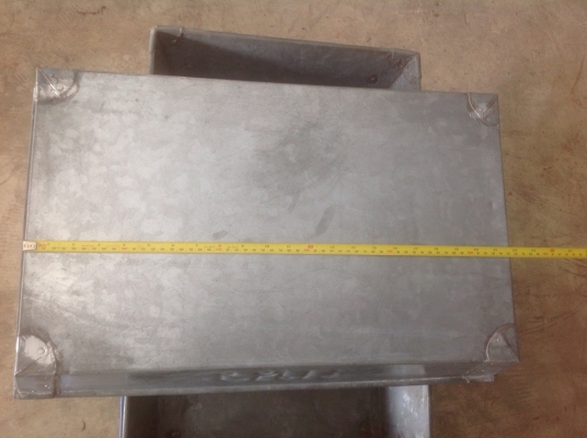 ขายกะบะเหล็กใหญ่ๆ หนาๆ หนักๆ ใส่เครื่องมืออุปกรณ์ หรือของเหลวได้ ขายใบละ ขายกะบะเหล็กใหญ่ๆ หนาๆ หนักๆ ใส่เครื่องมืออุปกรณ์ หรือของเหลวได้ ขายใบละ