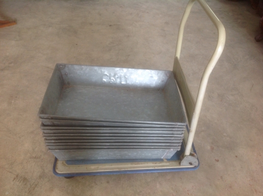 ขายกะบะเหล็กใหญ่ๆ หนาๆ หนักๆ ใส่เครื่องมืออุปกรณ์ หรือของเหลวได้ ขายใบละ ขายกะบะเหล็กใหญ่ๆ หนาๆ หนักๆ ใส่เครื่องมืออุปกรณ์ หรือของเหลวได้ ขายใบละ