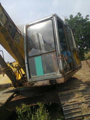 **ดาวน์ 300,000 บ.ต่อรอง/// แบคโฮ KOBELCO MARK-3 SK200 เก๋งเทา **ขายดาวน์ เปลี่ยนสัญญาส่งต่อ KOBELCO SK200 MARK-3 พร้อมใช้งาน HYD.EXCAVATOR KOBELCO MARK-3 SK200 เก๋งเทาแท้ ซีเรียล YN-17338 เครื่องเดิม ปั้มเดิม ไฟฟ้าตัด เทอโบใหม่ เครื่องแน่น ปั้มแรง ทำงานด