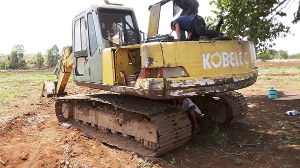 **ดาวน์ 300,000 บ.ต่อรอง/// แบคโฮ KOBELCO MARK-3 SK200 เก๋งเทา **ขายดาวน์ เปลี่ยนสัญญาส่งต่อ KOBELCO SK200 MARK-3 พร้อมใช้งาน HYD.EXCAVATOR KOBELCO MARK-3 SK200 เก๋งเทาแท้ ซีเรียล YN-17338 เครื่องเดิม ปั้มเดิม ไฟฟ้าตัด เทอโบใหม่ เครื่องแน่น ปั้มแรง ทำงานด