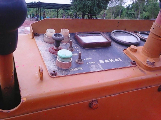 ขายรถบดSAKAI 4T เอวอ่อนพร้อมใช้งานเอกสารอินวอย สภาพสวยพร้อม ติดต่อ คุณ อ๊อฟ พิจิตร 086-737-9991