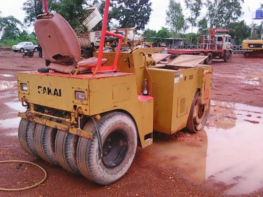 ขายรถบดSAKAI 4T เอวอ่อนพร้อมใช้งานเอกสารอินวอย สภาพสวยพร้อม ติดต่อ คุณ อ๊อฟ พิจิตร 086-737-9991
