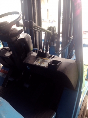 รถฟอร์คลิฟต์ 2.5 ตัน Toyota 02-7FD25 สนใจโทร. 080-6565422 (หนิง)