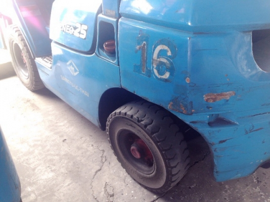 รถฟอร์คลิฟต์ 2.5 ตัน Toyota 02-7FD25 สนใจโทร. 080-6565422 (หนิง)