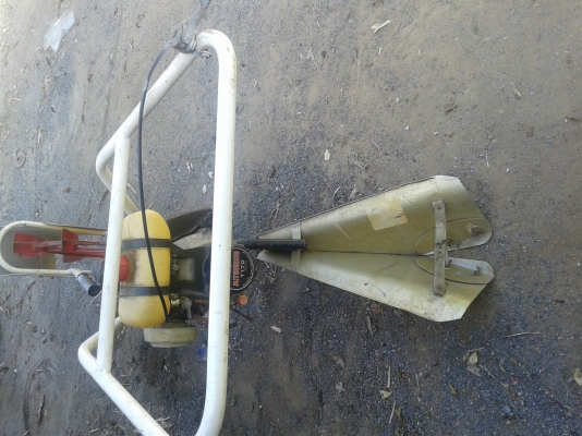 รถชักร่องน้ำนา