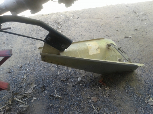 รถชักร่องน้ำนา