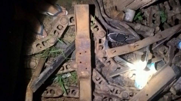 โซ่พร้อมใบ