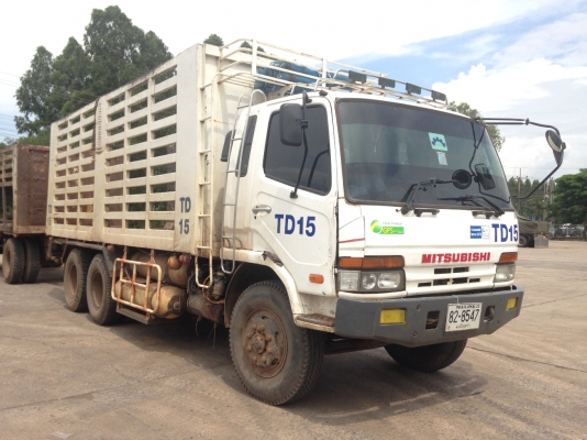 ขายรถบรรทุกสิบล้อ จำนวน 20 คัน