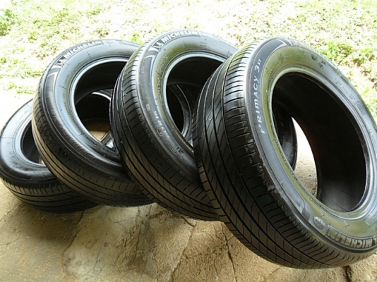 ยางขอบ16  มิชลิน215-60-R16ลงพื้นปี14 (4เส้น3,200บ)