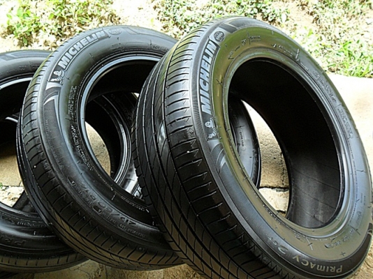 ยางขอบ16 มิชลิน215-60-R16ลงพื้นปี14 (4เส้น3,200บ) ยางขอบ16 มิชลิน215-60-R16ลงพื้นปี14 (4เส้น3,200บ)