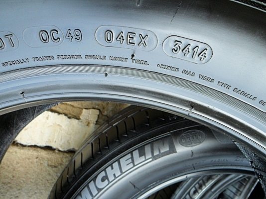 ยางขอบ16 มิชลิน215-60-R16ลงพื้นปี14 (4เส้น3,200บ) ยางขอบ16 มิชลิน215-60-R16ลงพื้นปี14 (4เส้น3,200บ)